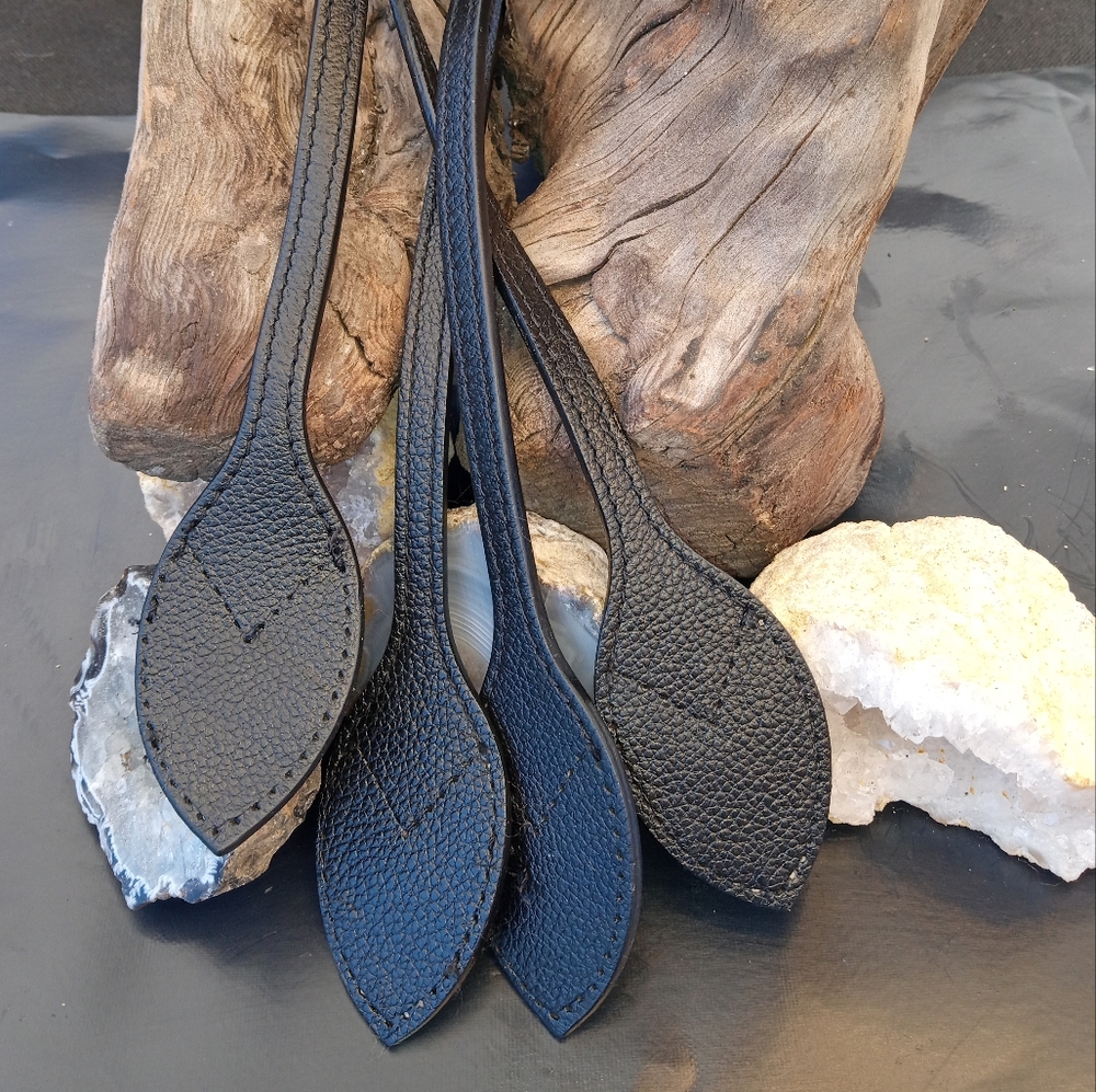 Beautiful black pebbled authentic LV neverful straps replacement